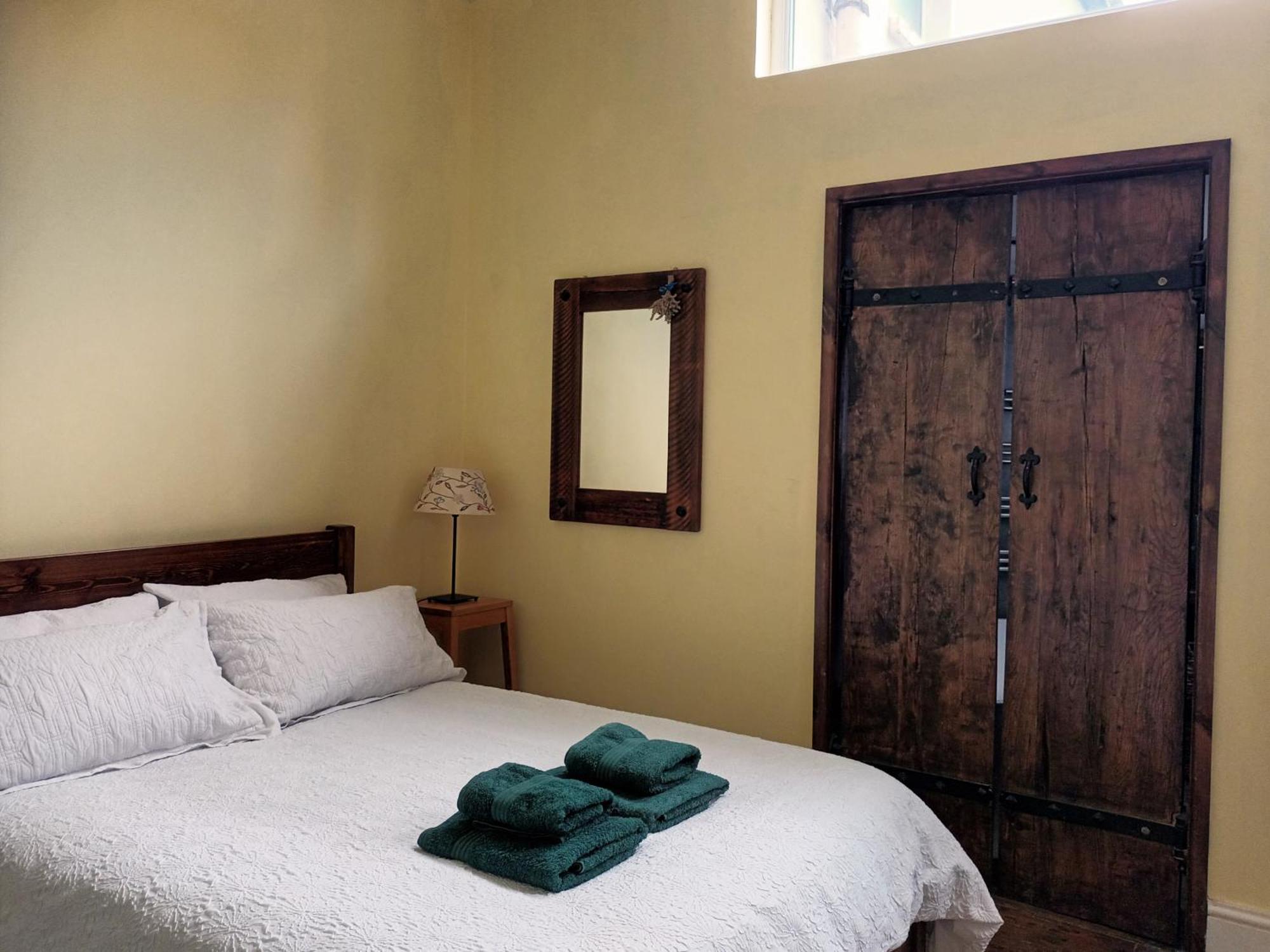 Room With Luxury Private Bathroom & Independent Entrance Near Tube London Exterior foto